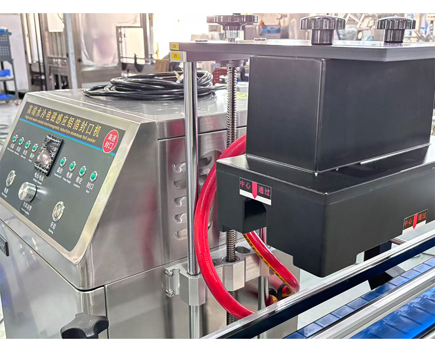 Selladora de lámina de aluminio refrigerada por agua, Selladora por inducción de lámina de aluminio para tapones de rosca